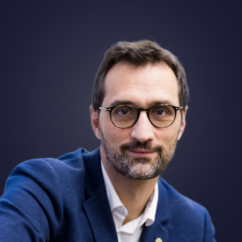 Ludovic-DEFREVILLE-Leadership-Team