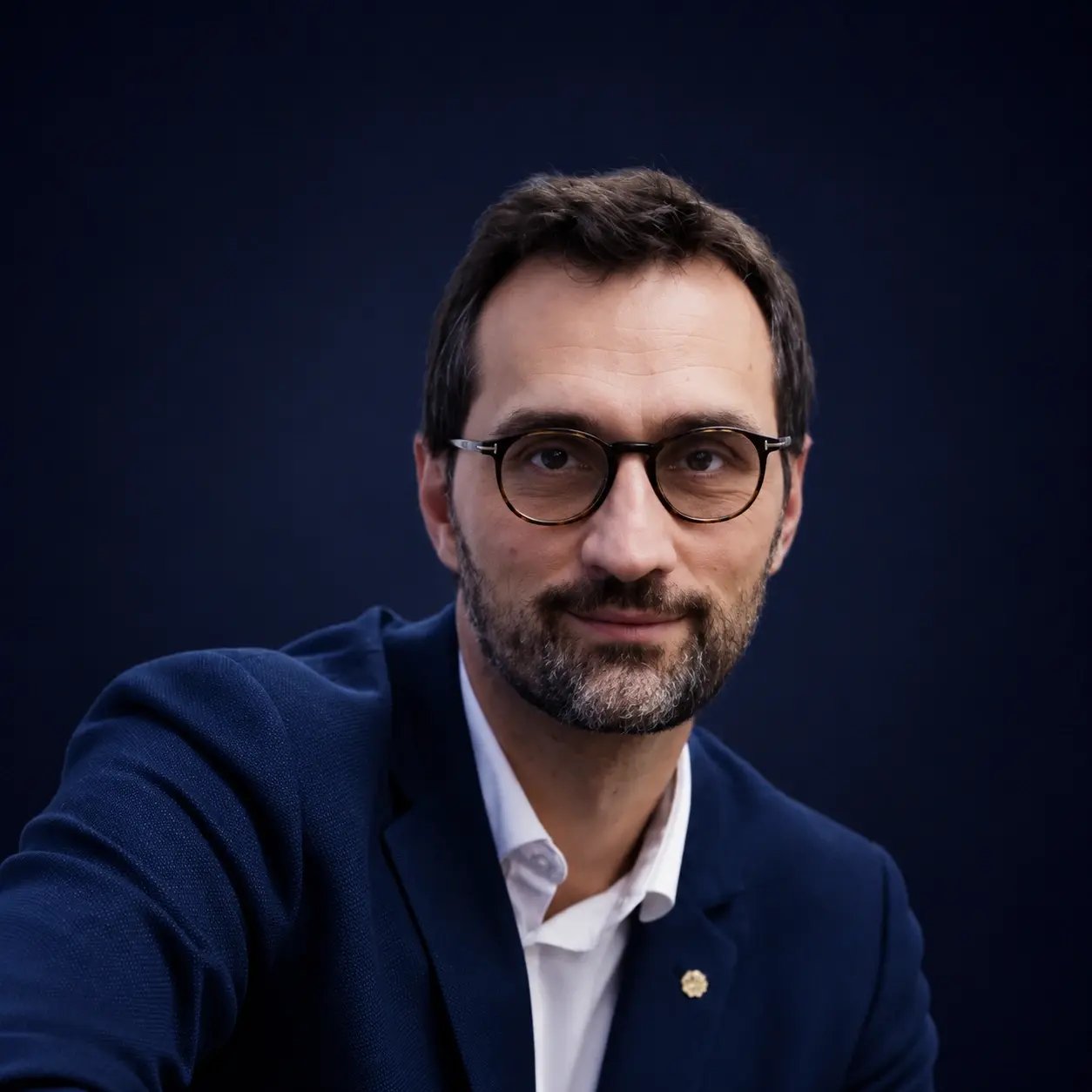 Ludovic-DEFREVILLE-Leadership-Team