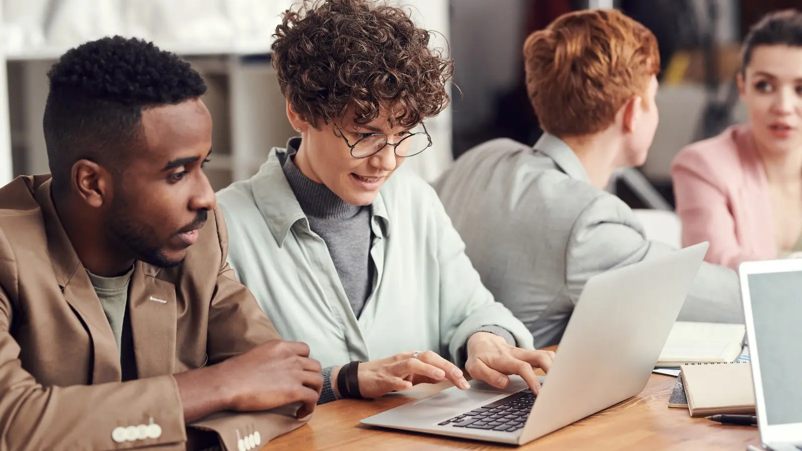 SBI – Conseil Data & AI  stratégie, architecture et déploiement à l’échelle